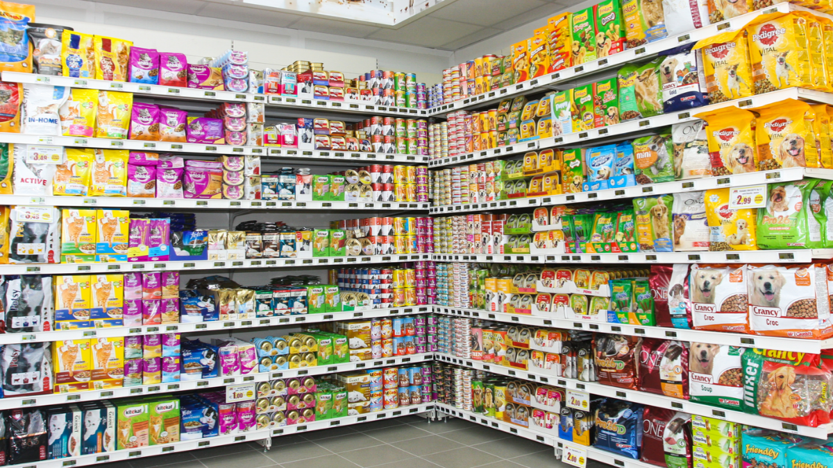 Pet Food Market Drivers: Why Owners Spend More in 2026